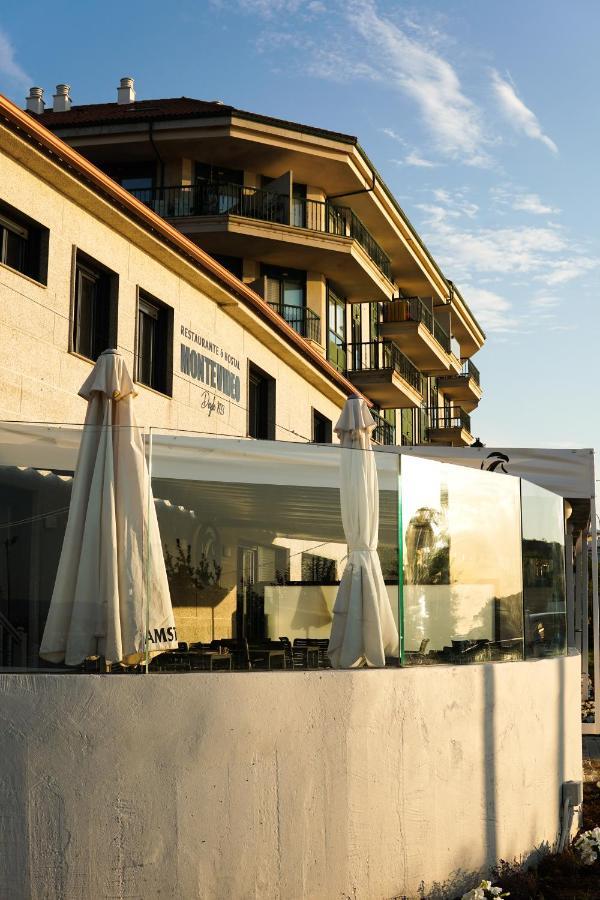 Hostal Montevideo Beachfront Nigrán Exteriör bild