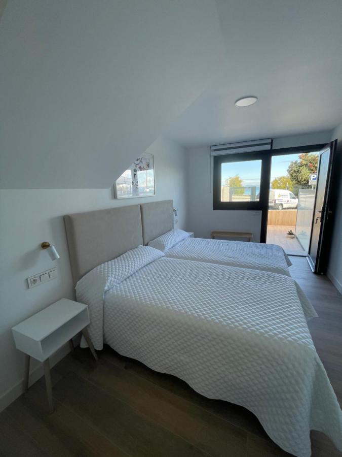 Hostal Montevideo Beachfront Nigrán Exteriör bild